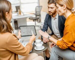 A real estate agency can help you